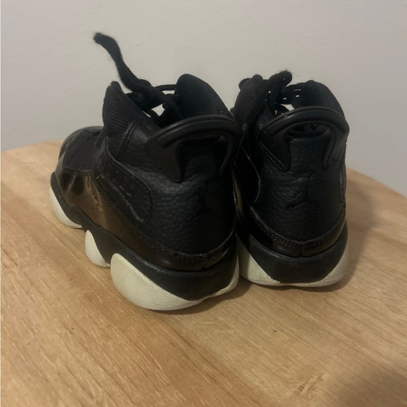 KIDS' AIR JORDAN 6 RINGS BASKETBALL SHOES size 3y - Picture 3 of 4